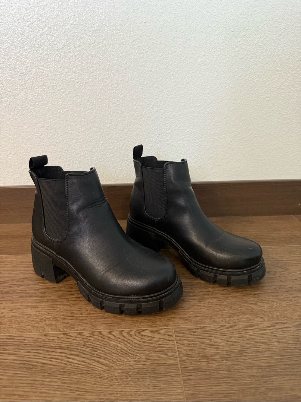 Soda Black Chunky Chelsea Ankle Boots